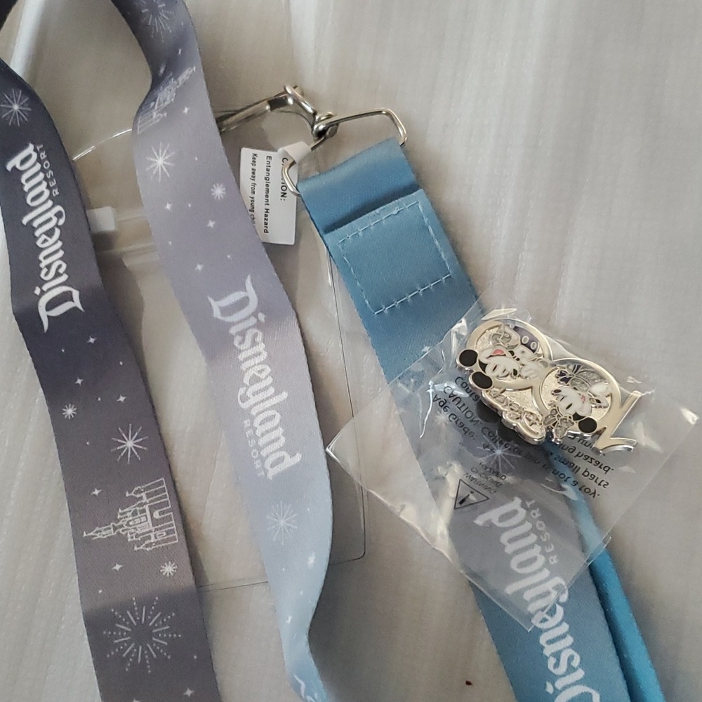 Disneyland Lanyard w/ Disney 100 Mickey & Minnie Pin, New - Picture 5 of 5